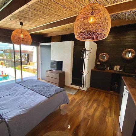 Bastide De La Joie De Vivre Hotel อิแยร์ ภายนอก รูปภาพ
