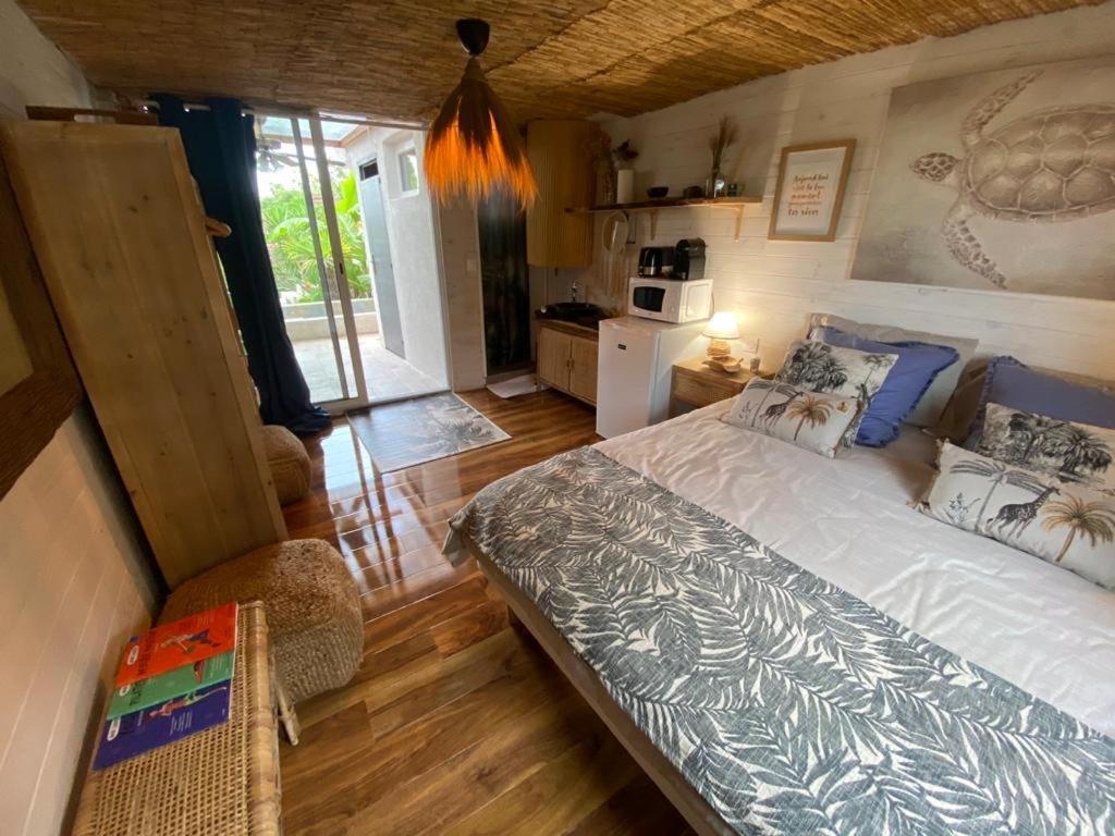 Bastide De La Joie De Vivre Hotel อิแยร์ ภายนอก รูปภาพ