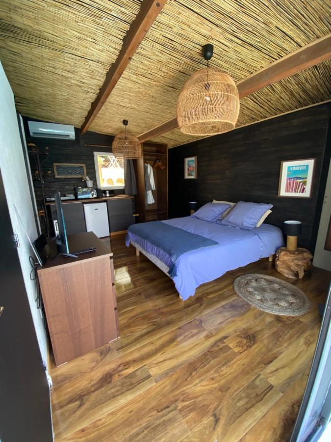 Bastide De La Joie De Vivre Hotel อิแยร์ ภายนอก รูปภาพ