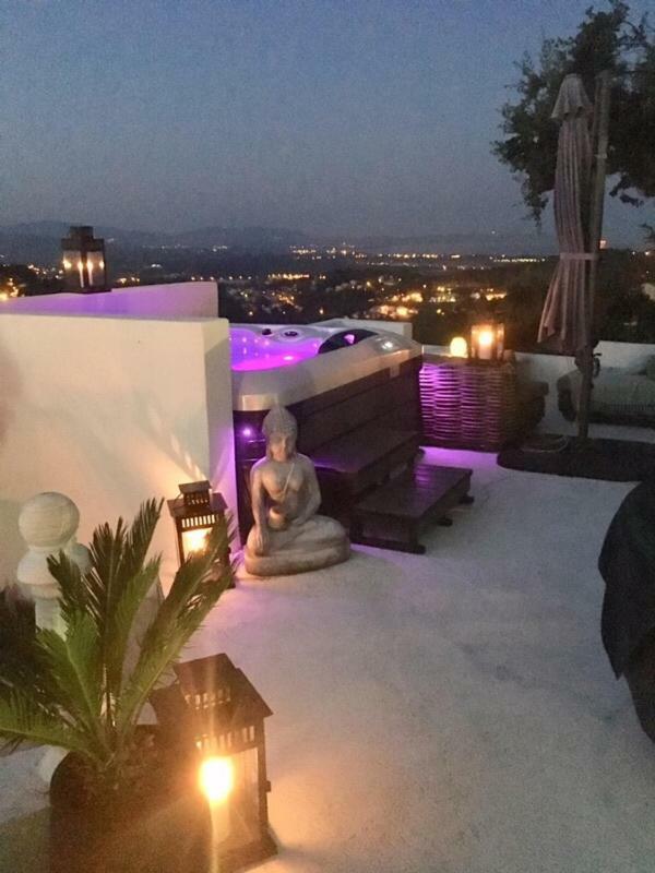 Bastide De La Joie De Vivre Hotel อิแยร์ ภายนอก รูปภาพ