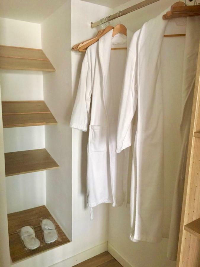 Bastide De La Joie De Vivre Hotel อิแยร์ ภายนอก รูปภาพ