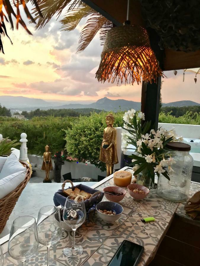 Bastide De La Joie De Vivre Hotel อิแยร์ ภายนอก รูปภาพ